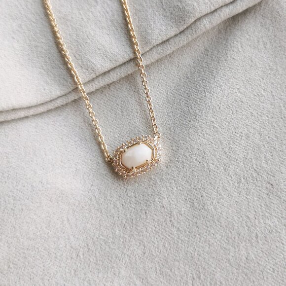 Kendra Scott Jewelry - Kendra Scott Chelsea Gold White Pearl Pendant Necklace w/ dust bag